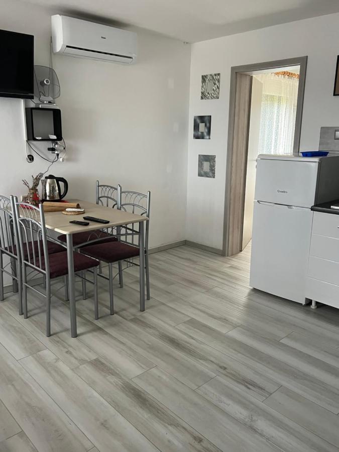 Apartments Linic Нін Екстер'єр фото